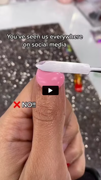 Load video: How to remove Paddie polygel